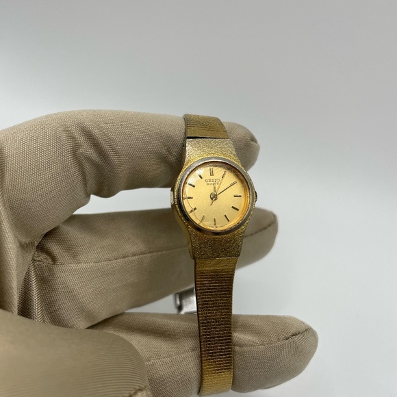Vintage Beautiful Seiko Quartz - Picture 1 of 7